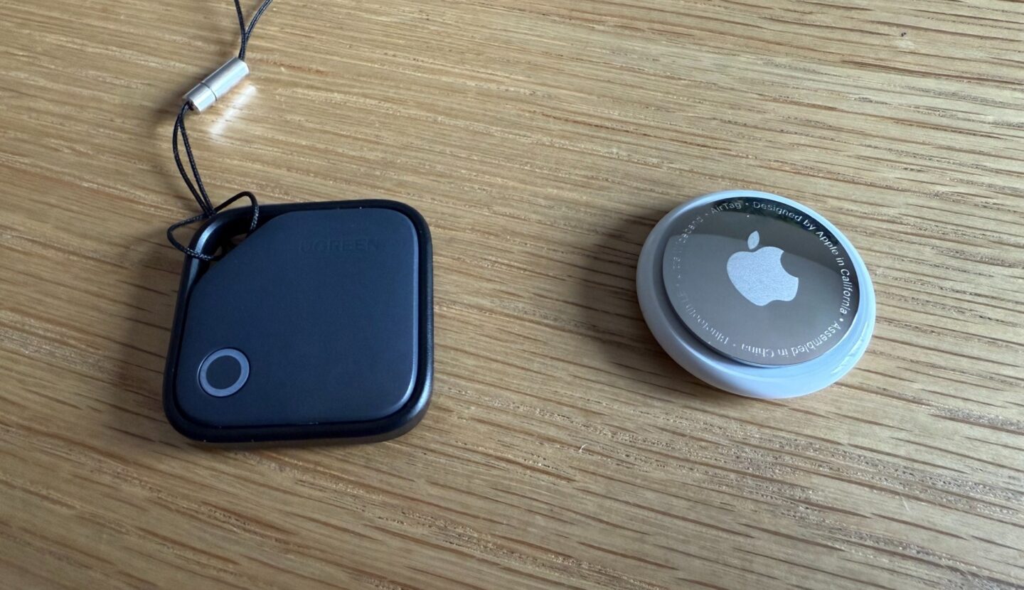 Ugreen tracker AirTag size comparison Ugreen tracker AirTag size comparison